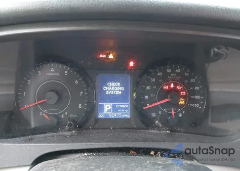 2015 Toyota Sienna Le 8 Passenger z USA, uszkodzony, nr VIN 5TDKK3DC1FS669568